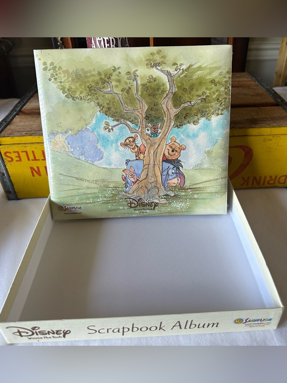 DISNEY'S WINNIE THE POOH SCRAPBOOK PHOTO ALBUM - New in Plastic- 8 x 8 - Picture 4 of 8